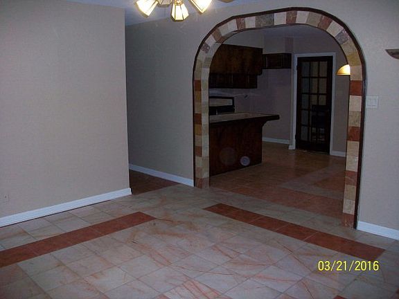 4th image of 296 Rebecca Ln