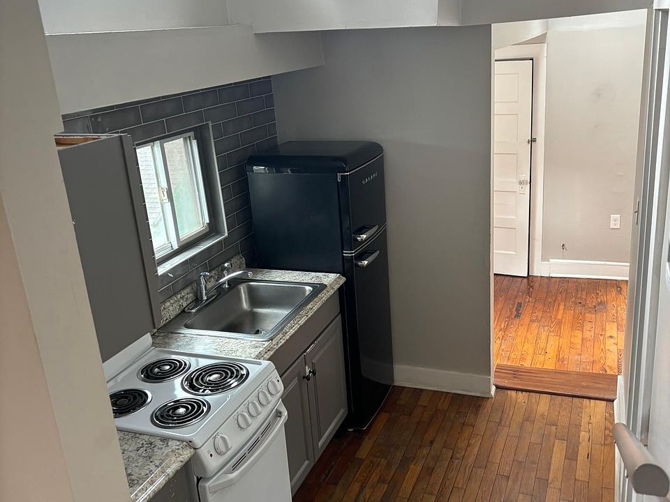 2nd image of 523 Holderness St SW #8