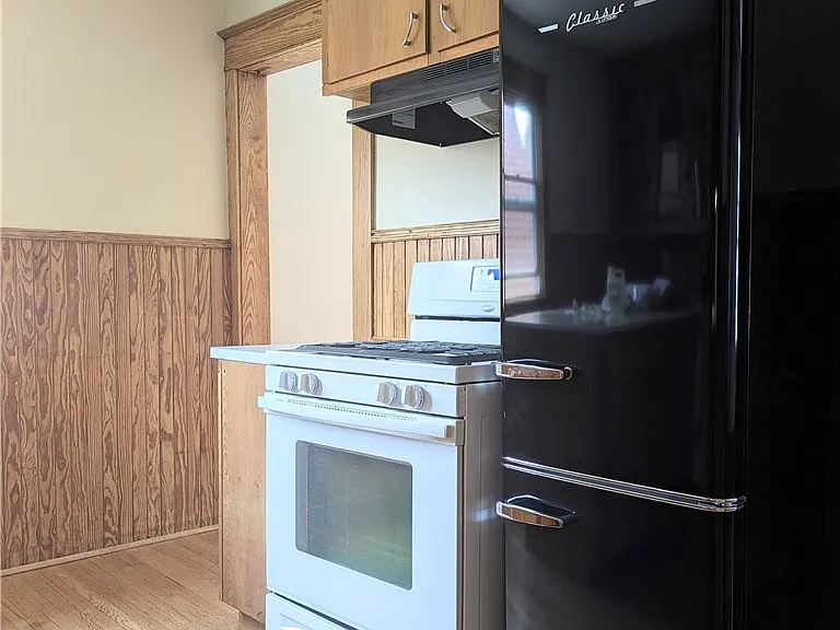 47 Bridgeman St #UPPER — Photo 8