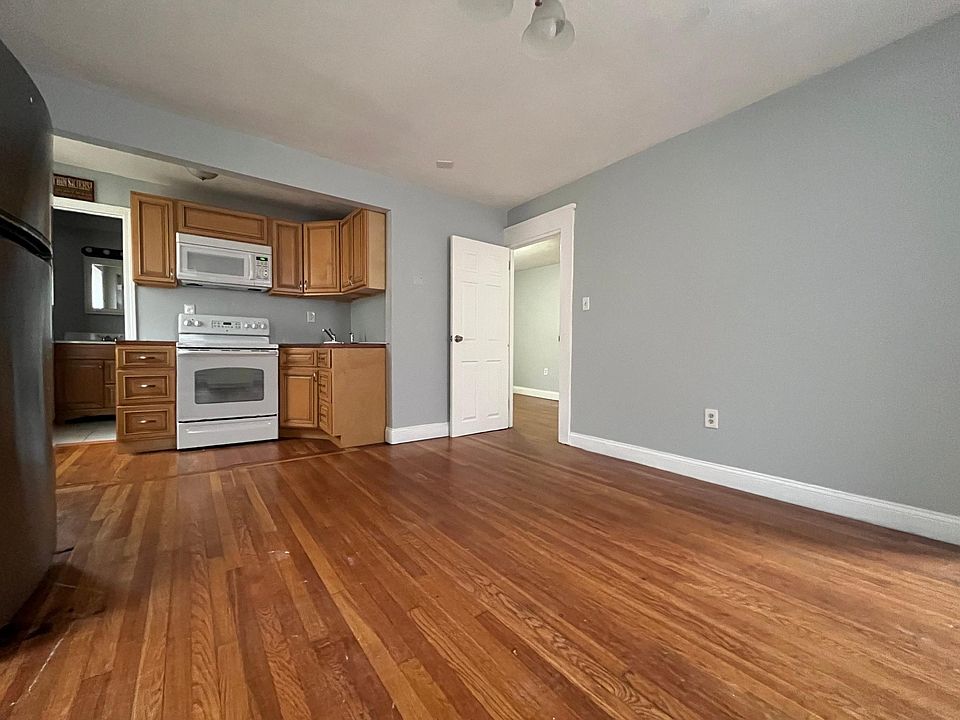 1st image of 319 Admiral St #2