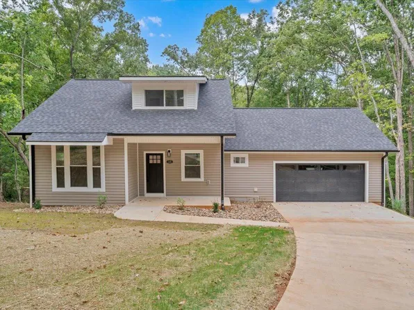 1131 Summerset Dr, Moneta, VA 24121