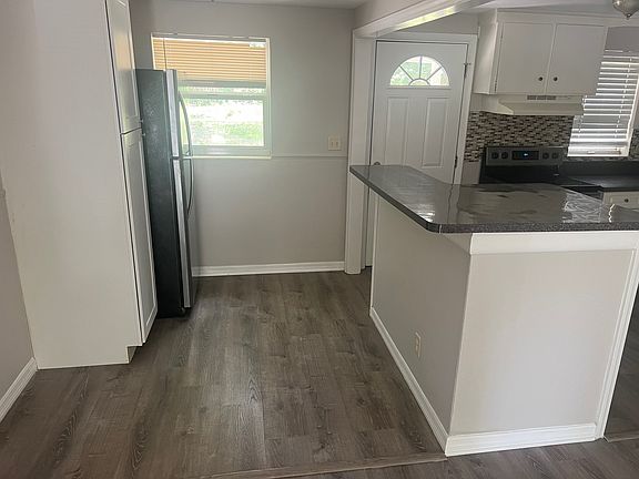 4th image of 4811 Ducheneau Dr