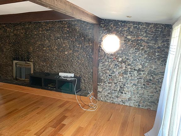 5th image of 42 Babcock St #A
