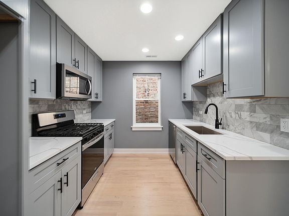 4th image of 6126 S Eberhart Ave #2