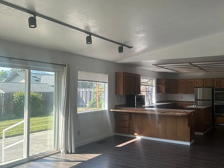 2774 Jessica Cir — Photo 3