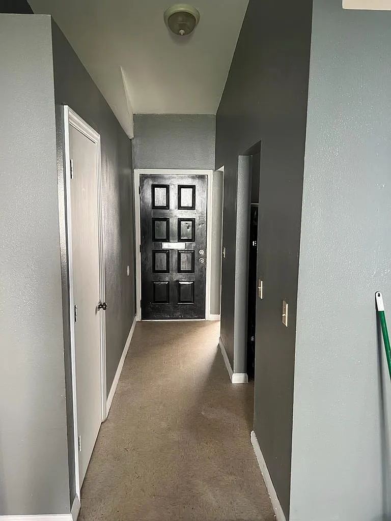 2 bed, 1100 sqft, $1,650 — Photo 2