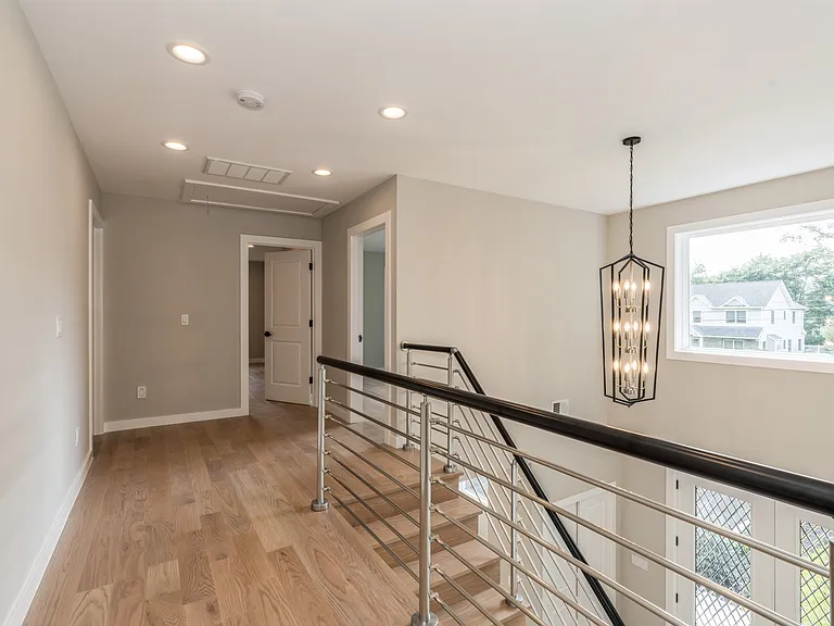 66 E Gramercy Pl — Photo 12
