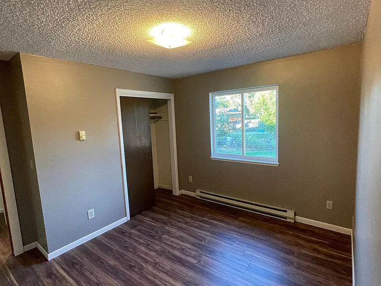 125 E 1st St #2 — Photo 9