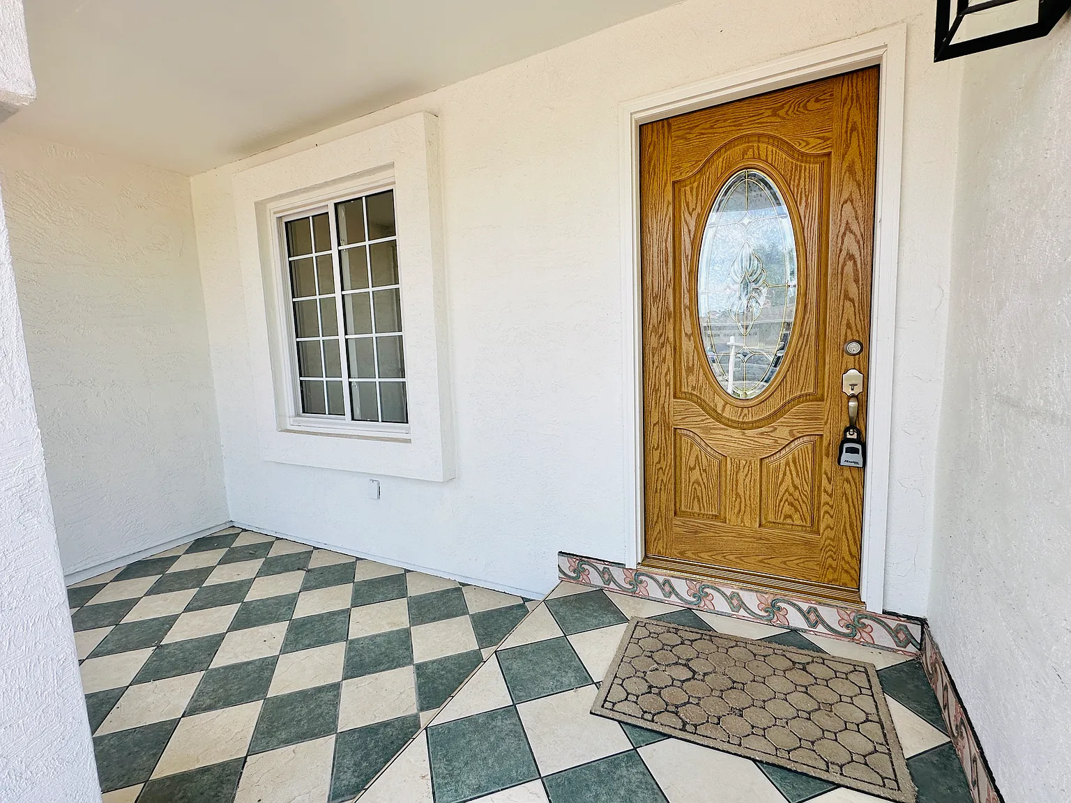 4 bed, 1550 sqft, $4,350 — Photo 3