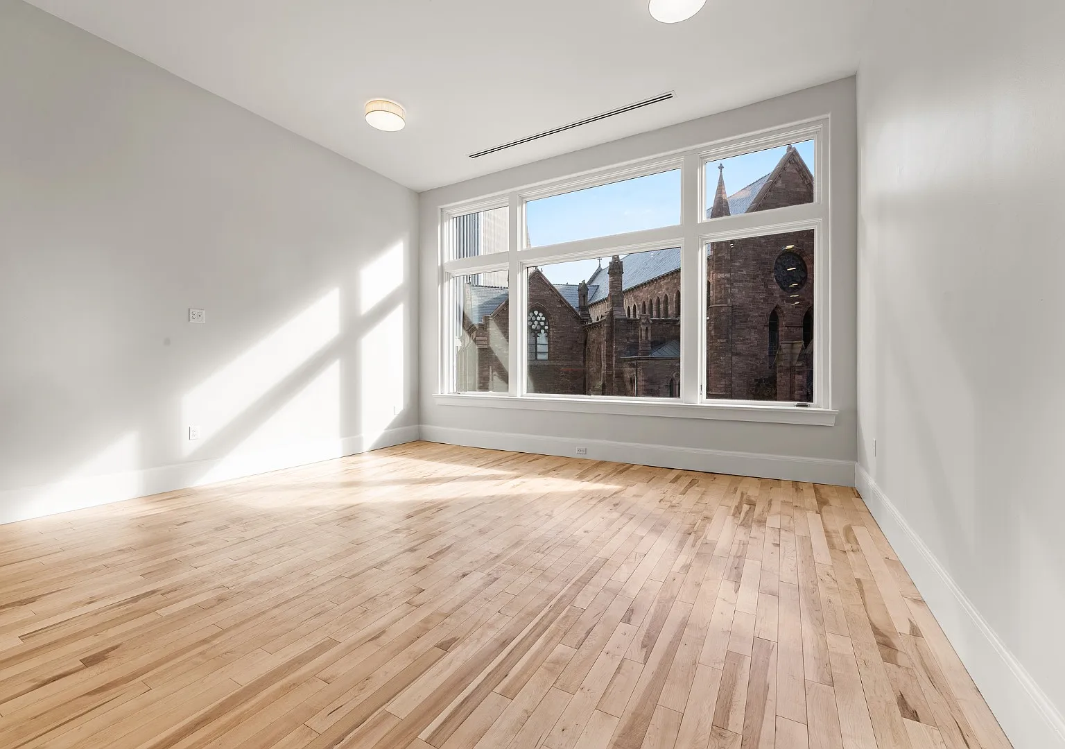 130 Pearl St - 304 — Photo 1
