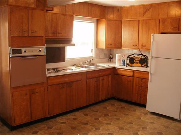 4th image of 854 E Loudon Ave