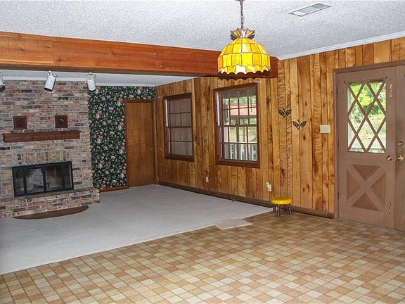 3rd image of 1106 Sutherland Rd