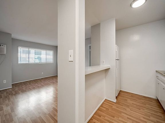 3rd image of 1966 N Beachwood Dr #6