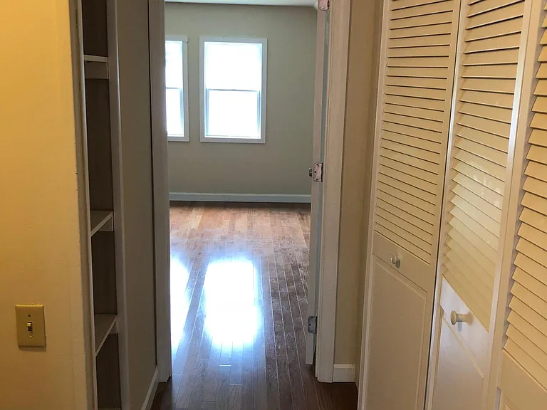 91 Airport Pkwy — Photo 22