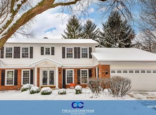 900 Carlson Ct, Naperville, IL 60563