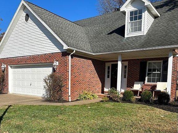 2nd image of 3201 Roselawn Cir
