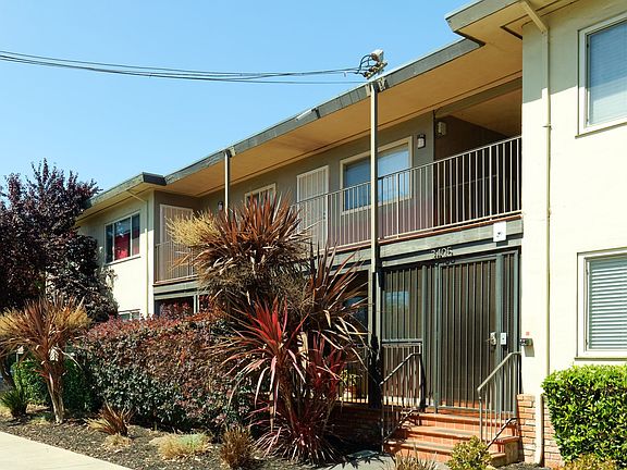 4th image of 3405 Dimond Ave APT 4