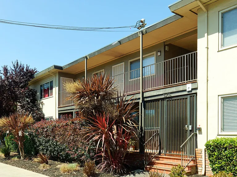 3405 Dimond Ave — Photo 4