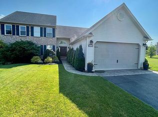 2159 Rolling Meadow Dr, Macungie, PA 18062