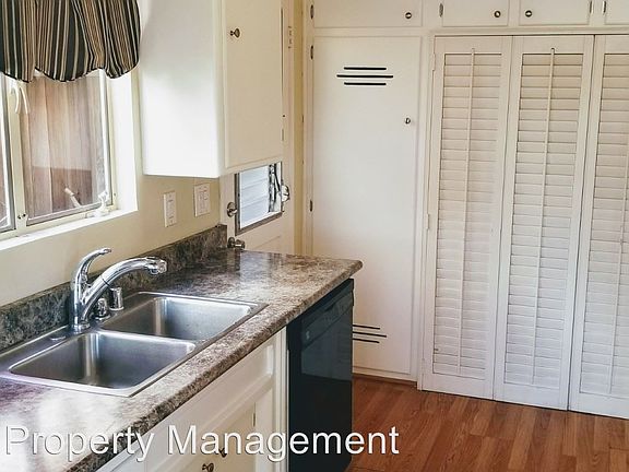 3rd image of 222 Marguerite Ave #A