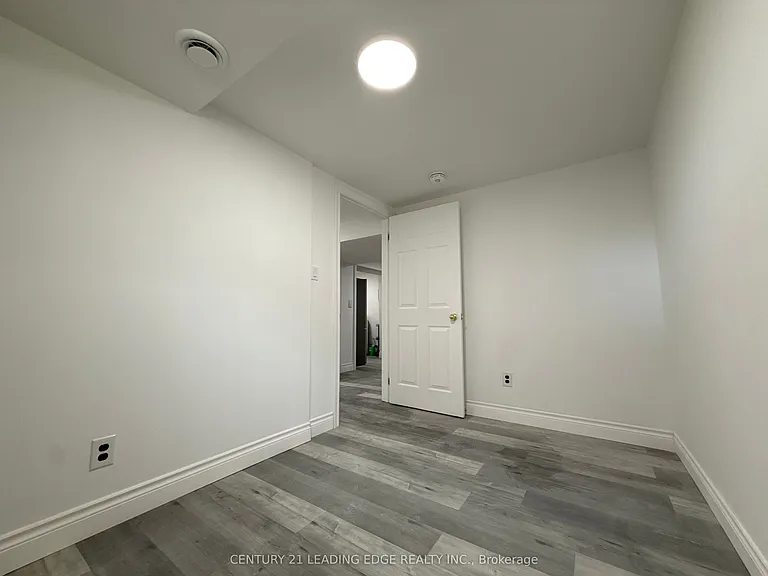 104 Gatineau St #LOWER — Photo 7
