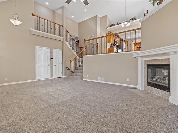 4th image of 2209 NE Wyndham Dr