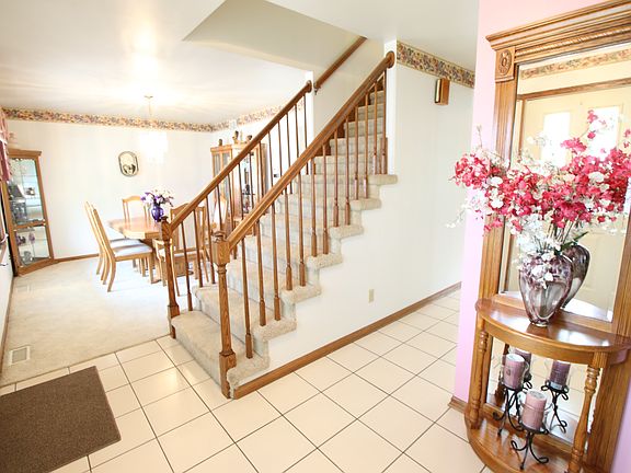 2nd image of 350 Berkshire Ct