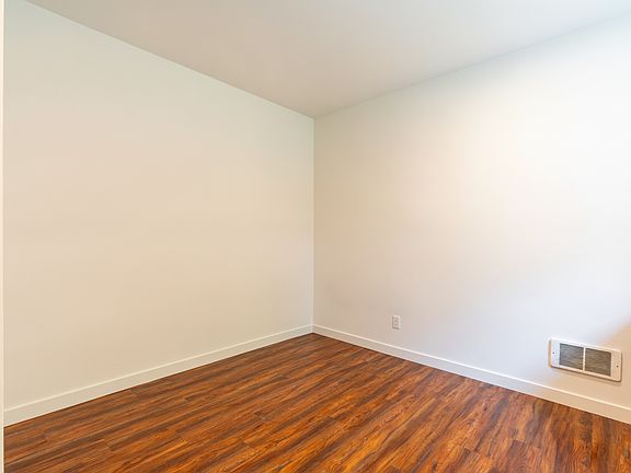 5th image of 1202 E Thomas St #1-217