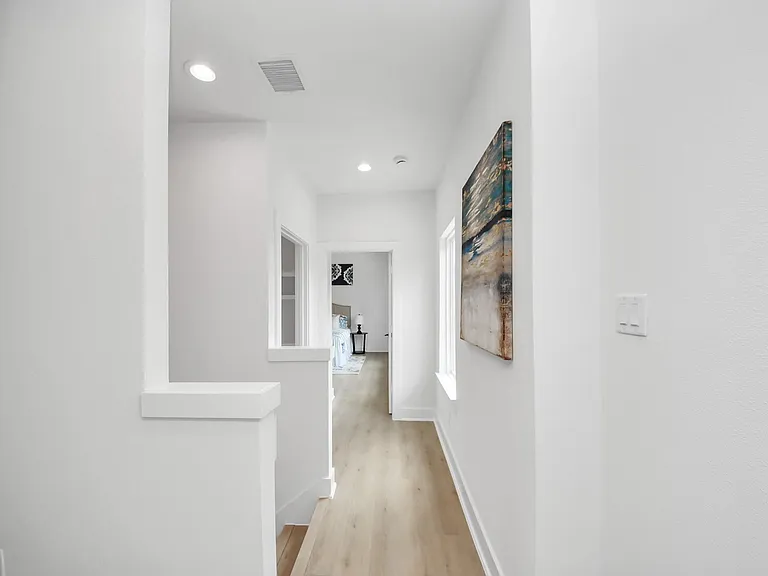 860 Rachel St #D — Photo 36