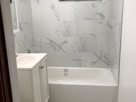 5th image of 3258 N Leclaire Ave #1