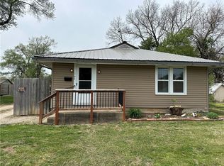 143 N Oak St, Garnett, KS 66032