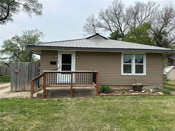143 N Oak St, Garnett, KS 66032