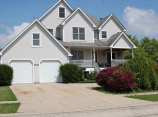 1372 Walsh Dr, Yorkville, IL 60560