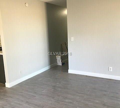 3rd image of 3666 Villa Knolls South Dr