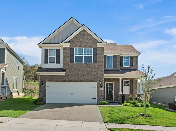 216 Gulfstream Dr, Gallatin, TN 37066