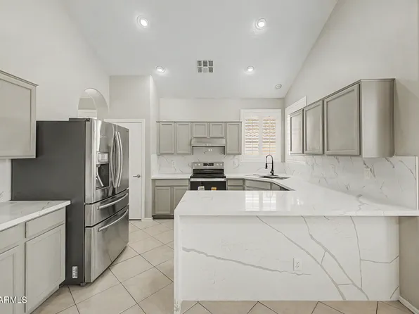 7607 W STATE Avenue, Glendale, AZ 85303