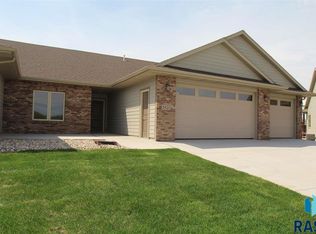 5421 Salvation Pl, Sioux Falls, SD 57108