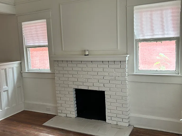 342 E 10th St — Photo 5
