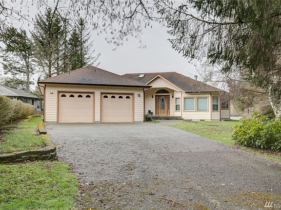 2nd image of 748 Kingfisher Pl