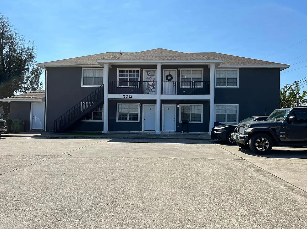 2 bed, $1,000 — Photo 1