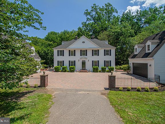 2nd image of 4305 Pennbrooke Ct
