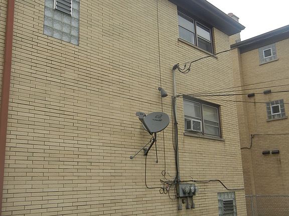 3rd image of 2429 N 77th Ct