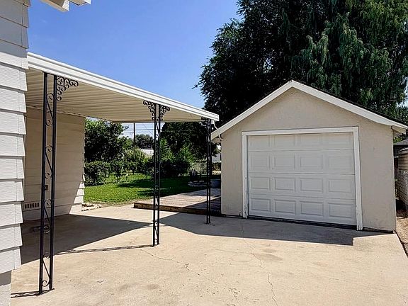 3rd image of 720 18th Ave S