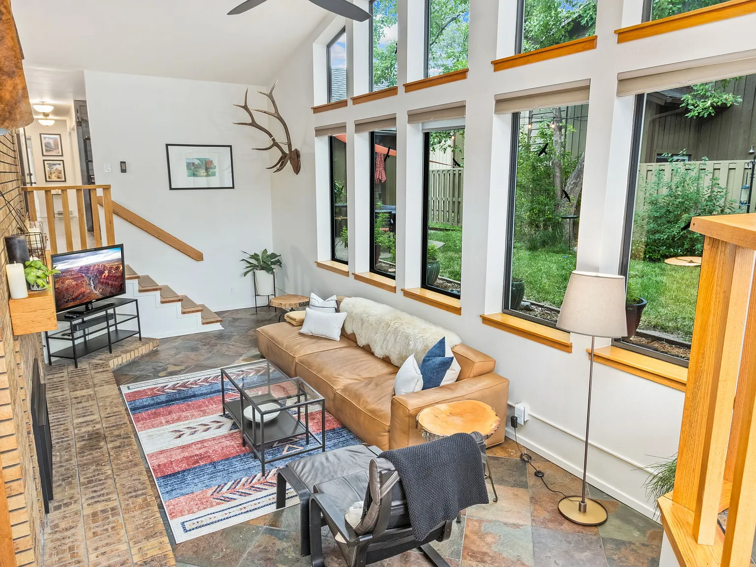 3 bed, 1900 sqft, $3,850 — Photo 3