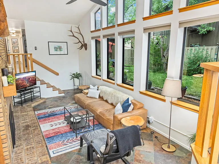 1916 Winterberry Way — Photo 3