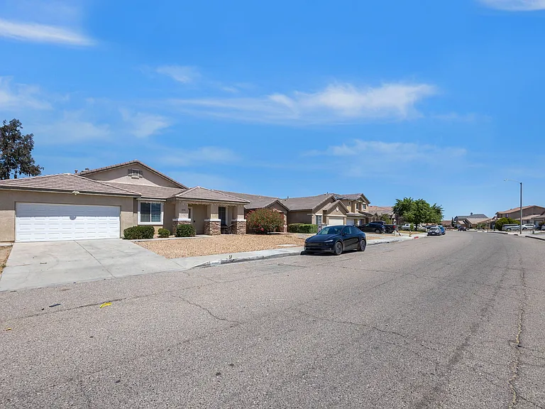13576 Fern Pine St — Photo 39