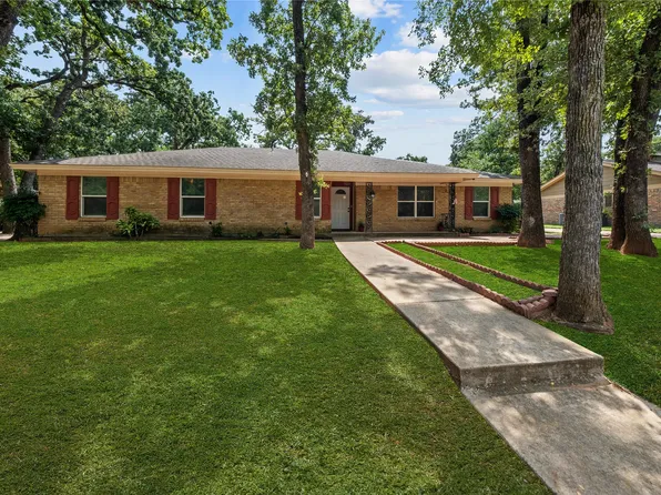 205 W Ash Ln, Euless, TX 76039
