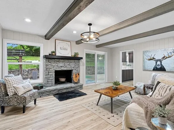 8932 Nall Ave, Overland Park, KS 66207