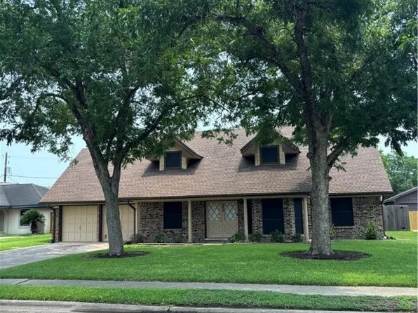 204 Tanglewood Dr, Victoria, TX 77901