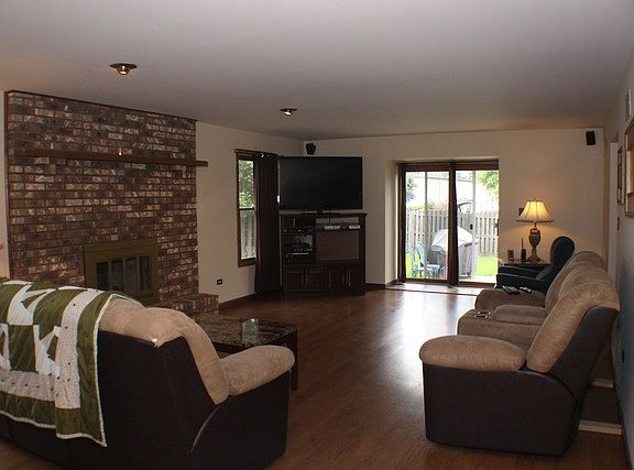 2nd image of 200 S Brookshore Dr